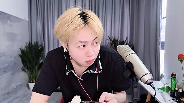 Snapshot of hafabva chatting on 04/02/26, 01:58 hafabva online show from 04/02/26, 01:58