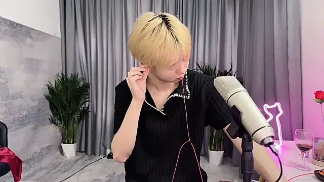 Snapshot of hafabva chatting on 04/06/26, 02:42 hafabva online show from 04/06/26, 02:42