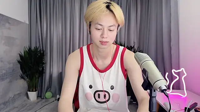 Snapshot of hafabva chatting on 04/09/26, 01:49 hafabva online show from 04/09/26, 01:49