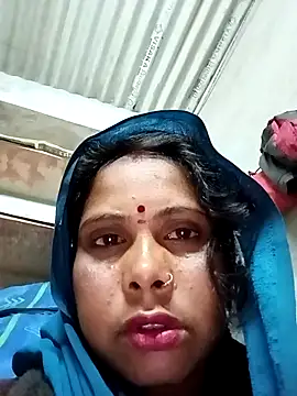 Snapshot of Shreya_pandit chatting on 01/12/26, 10:37 Shreya pandit online show from 01/12/26, 10:37