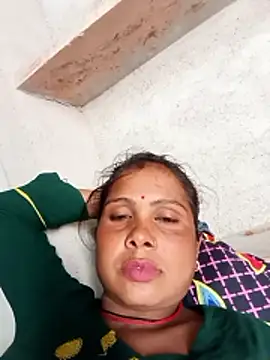 Shreya pandit online show from 02/15/26, 07:51