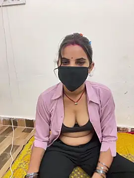 Pooja Love143 online show from 04/01/26, 01:41