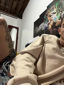 Snapshot of EnjoymentRapha chatting on 12/17/25, 01:00 EnjoymentRapha online show from 12/17/25, 01:00