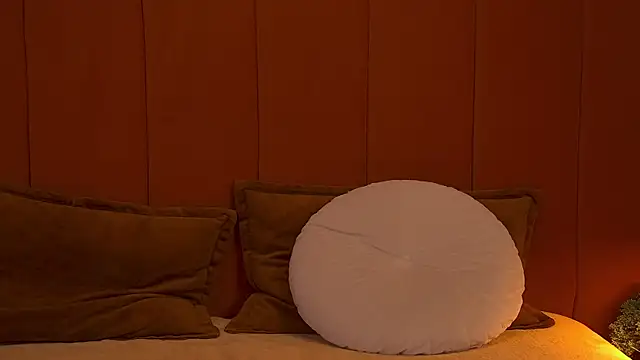 Snapshot of Audrey_Eden chatting on 12/17/25, 07:03 Audrey Eden online show from 12/17/25, 07:03