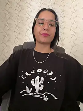 Val12777 online show from 12/18/25, 04:24