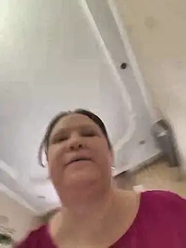 Snapshot of -Queen- chatting on 03/02/26, 06:03 -Queen- online show from 03/02/26, 06:03