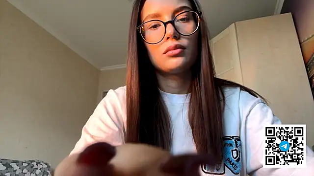 Snapshot of TequilaPariseau chatting on 12/17/25, 09:04 TequilaPariseau online show from 12/17/25, 09:04