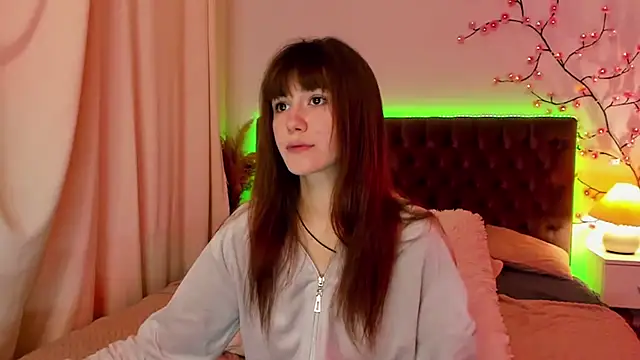 Snapshot of MilanaHotts chatting on 07/09/26, 05:11 MilanaHotts online show from 07/09/26, 05:11