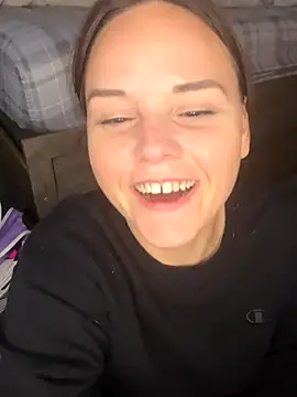 TrendySunrise62 online show from 12/17/25, 02:56