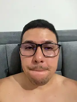 juanjr-1995- online show from 12/15/25, 03:33