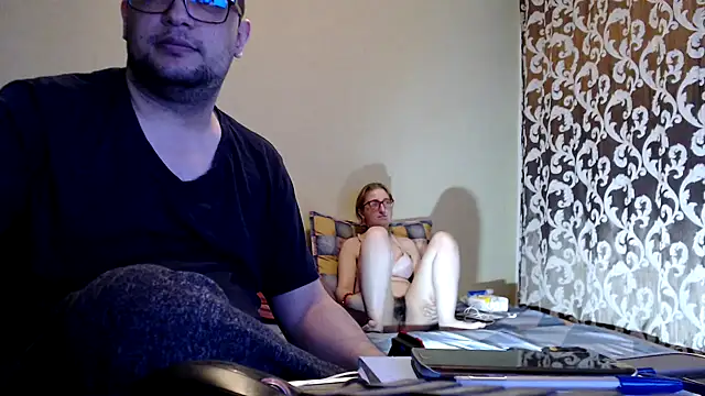 yunis32 online show from 03/12/25, 05:38