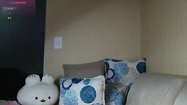 Snapshot of amelieblowsome chatting on 12/18/25, 04:07 amelieblowsome online show from 12/18/25, 04:07