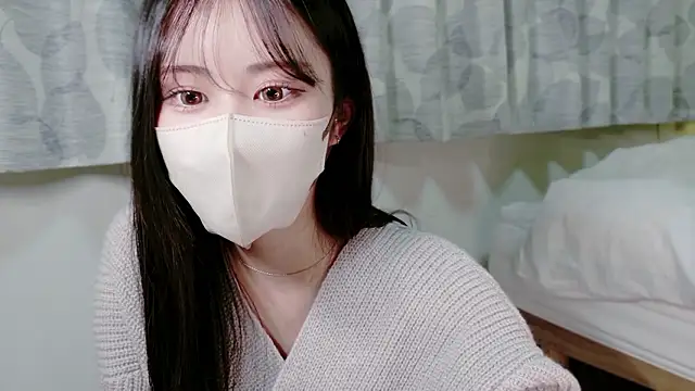 Snapshot of mia-chan_ chatting on 12/17/25, 08:09 mia-chan online show from 12/17/25, 08:09