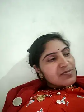 Snapshot of Lucky_hote chatting on 12/17/25, 02:56 Lucky hote online show from 12/17/25, 02:56