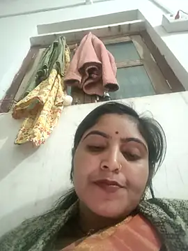 Snapshot of Lucky_hote chatting on 12/18/25, 03:07 Lucky hote online show from 12/18/25, 03:07