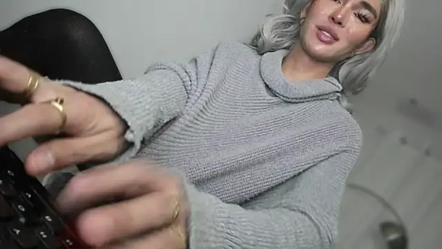 mxshemale ladyboy online show from 04/07/26, 10:48