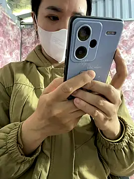 Snapshot of Sisilaydy_01 chatting on 12/17/25, 04:18 Sisilaydy 01 online show from 12/17/25, 04:18