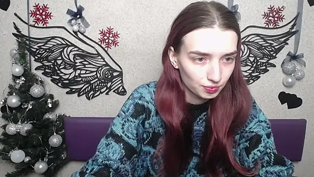 Snapshot of LisaDarcy chatting on 12/17/25, 06:08 LisaDarcy online show from 12/17/25, 06:08