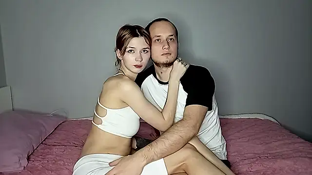 Pearl couple online show from 01/08/26, 07:27