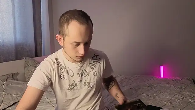 Pearl couple online show from 02/10/26, 09:02