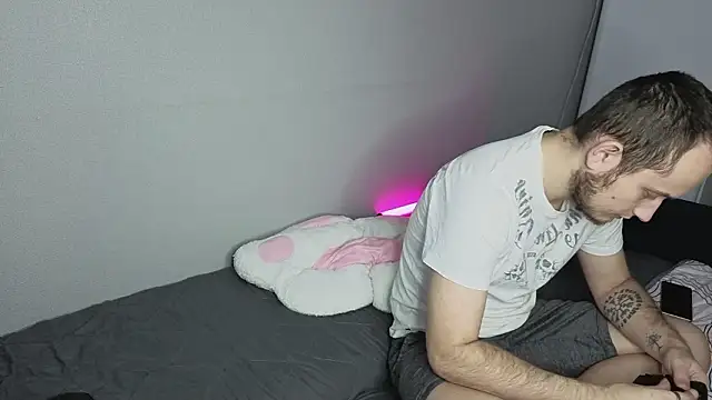 Pearl couple online show from 02/24/26, 09:07