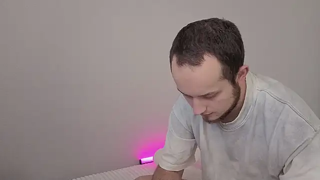 Pearl couple online show from 03/12/26, 09:04