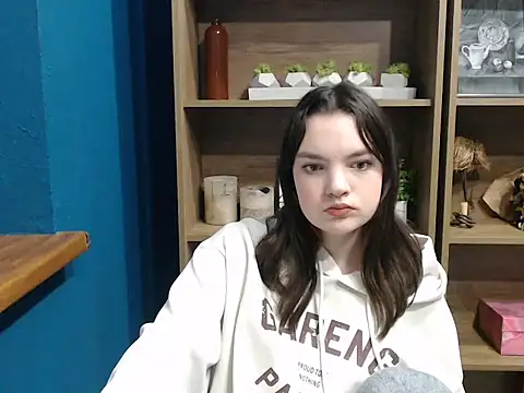 Snapshot of vwiann_juls chatting on 12/19/25, 07:48 vwiann juls online show from 12/19/25, 07:48