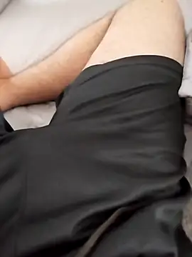 Snapshot of senalbxy chatting on 12/21/25, 06:15 senalbxy online show from 12/21/25, 06:15