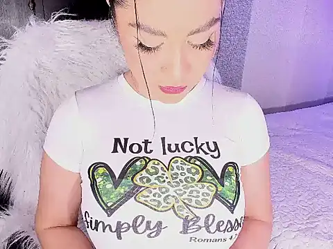 AntonellaFerrerr 1 online show from 03/18/26, 12:58