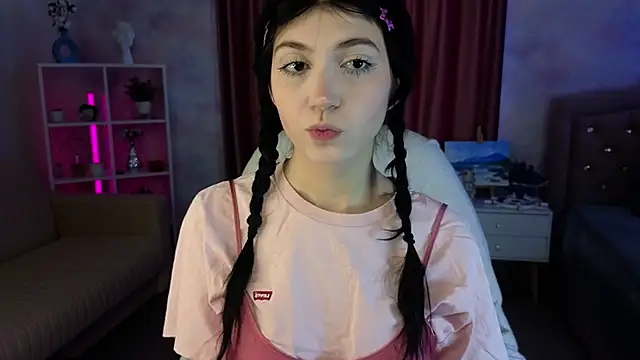 Mila Whelson online show from 02/20/26, 01:33