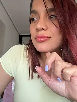 lara beker online show from 04/05/26, 05:43