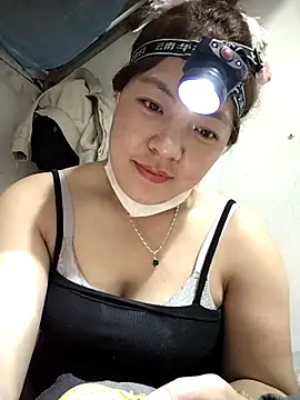 Snapshot of Anlasi9 chatting on 12/17/25, 12:38 Anlasi9 online show from 12/17/25, 12:38