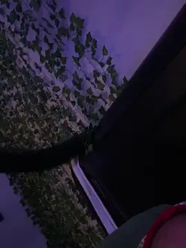 Snapshot of Melody39 chatting on 12/17/25, 10:32 Melody39 online show from 12/17/25, 10:32