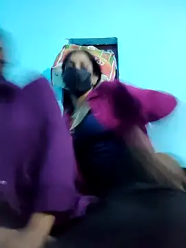 Snapshot of Aaradhya-Rani chatting on 12/19/25, 11:50 Aaradhya-Rani online show from 12/19/25, 11:50