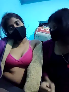 Snapshot of Aaradhya-Rani chatting on 12/20/25, 06:59 Aaradhya-Rani online show from 12/20/25, 06:59