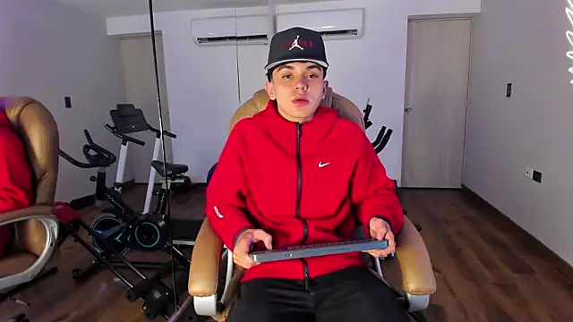  TaylorBlack online show from 04/12/26, 11:37