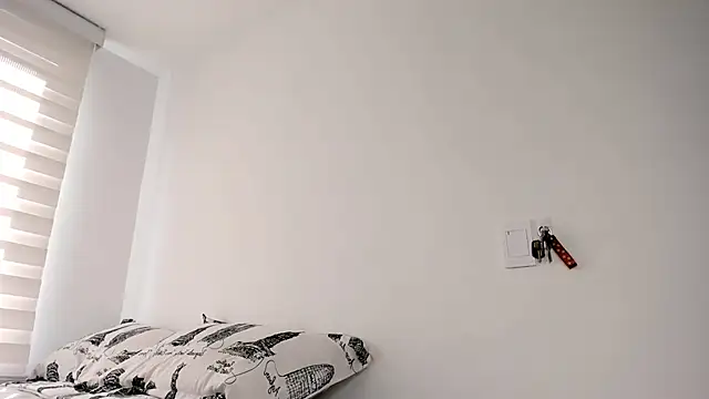 aria monroee online show from 04/24/26, 08:33
