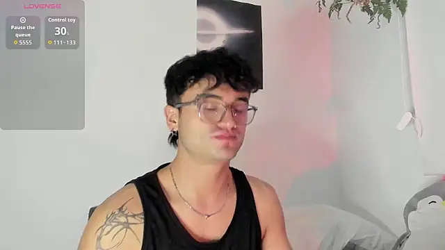 charlie dicker online show from 12/19/25, 11:45