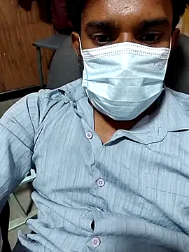 Snapshot of _alexzz1155_ chatting on 12/19/25, 11:39 alexzz1155 online show from 12/19/25, 11:39