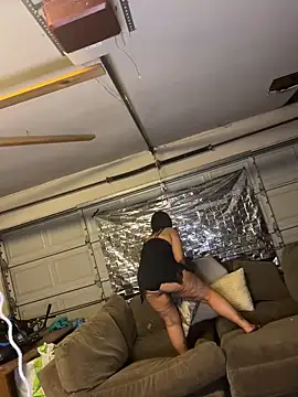 Rayvenveil online show from 04/17/26, 07:00