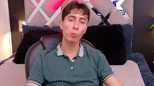 Ithan Skin online show from 12/19/25, 11:50