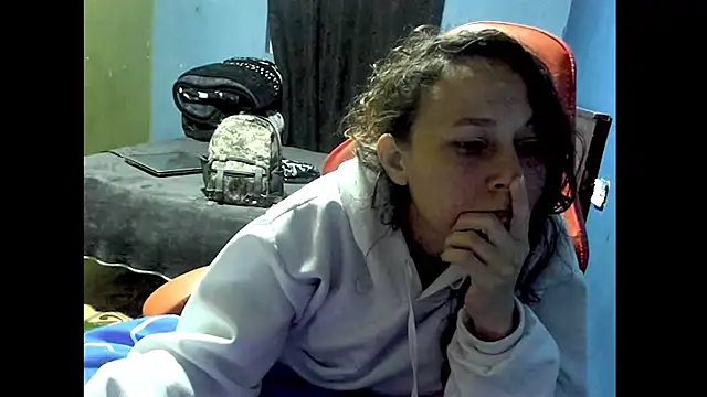 Snapshot of riquimona chatting on 02/24/26, 01:36 riquimona online show from 02/24/26, 01:36