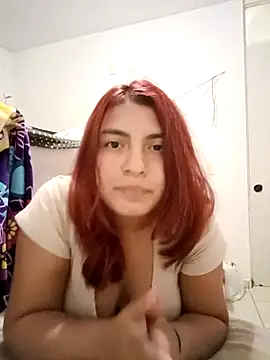 Snapshot of LUNARB23 chatting on 12/17/25, 05:02 LUNARB23 online show from 12/17/25, 05:02