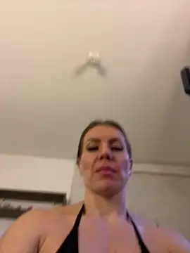 Natalia Fit online show from 05/25/26, 05:13