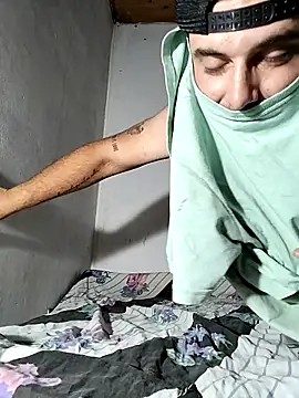 Snapshot of luisgomezcg chatting on 12/20/25, 03:24 luisgomezcg online show from 12/20/25, 03:24