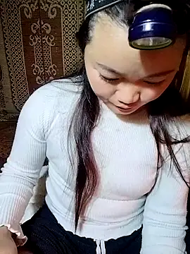 Snapshot of miluxa chatting on 12/17/25, 02:06 miluxa online show from 12/17/25, 02:06