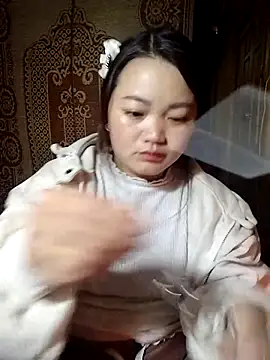 Snapshot of miluxa chatting on 12/18/25, 02:17 miluxa online show from 12/18/25, 02:17