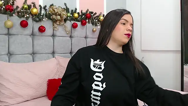 AuraArnau online show from 12/22/25, 07:22