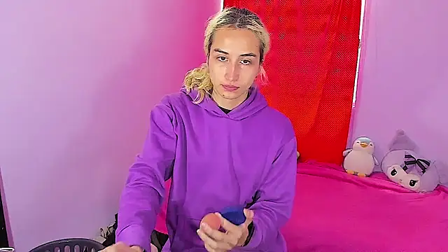 Snapshot of Elis-Darling chatting on 01/15/26, 05:05 Elis-Darling online show from 01/15/26, 05:05