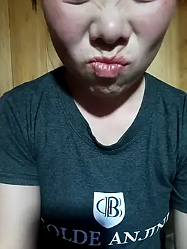 Chloe-ee online show from 02/06/26, 07:34